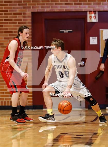 Thumbnail 2 in Mullan vs Kootenai (1AD2 District Playoffs) photogallery.