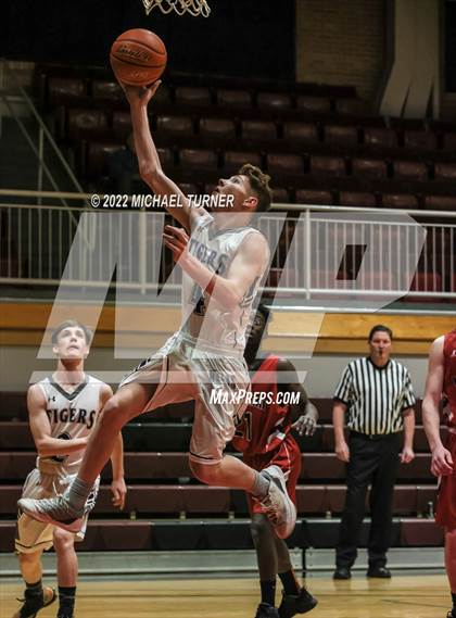 Thumbnail 3 in Mullan vs Kootenai (1AD2 District Playoffs) photogallery.