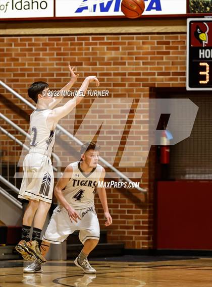 Thumbnail 2 in Mullan vs Kootenai (1AD2 District Playoffs) photogallery.