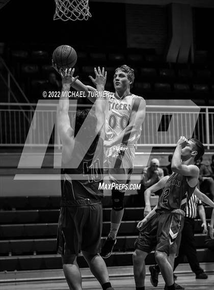 Thumbnail 3 in Mullan vs Kootenai (1AD2 District Playoffs) photogallery.