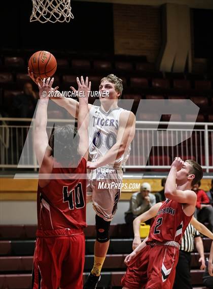 Thumbnail 1 in Mullan vs Kootenai (1AD2 District Playoffs) photogallery.