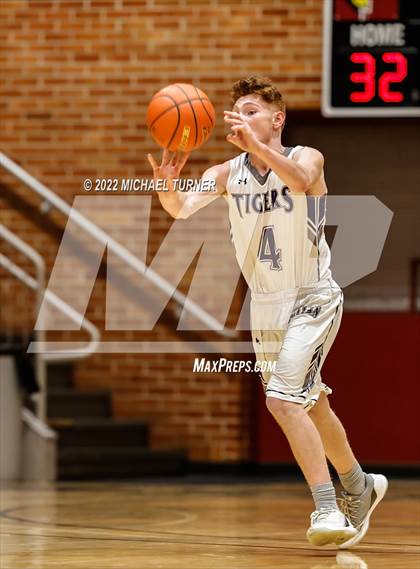 Thumbnail 2 in Mullan vs Kootenai (1AD2 District Playoffs) photogallery.