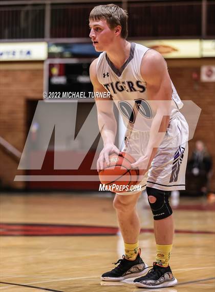 Thumbnail 3 in Mullan vs Kootenai (1AD2 District Playoffs) photogallery.