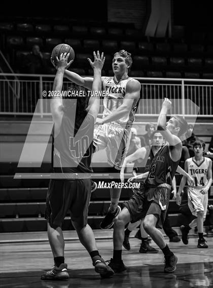 Thumbnail 1 in Mullan vs Kootenai (1AD2 District Playoffs) photogallery.