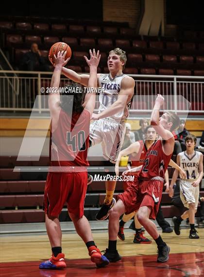 Thumbnail 3 in Mullan vs Kootenai (1AD2 District Playoffs) photogallery.
