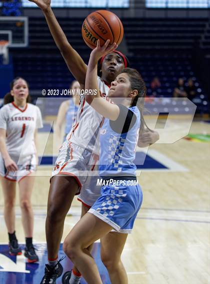 Thumbnail 2 in Lakeland vs. Fort Wayne North Side (PSM Holiday Shootout) photogallery.