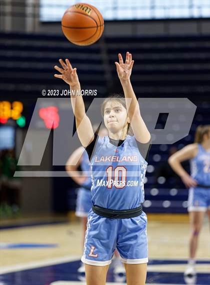 Thumbnail 3 in Lakeland vs. Fort Wayne North Side (PSM Holiday Shootout) photogallery.