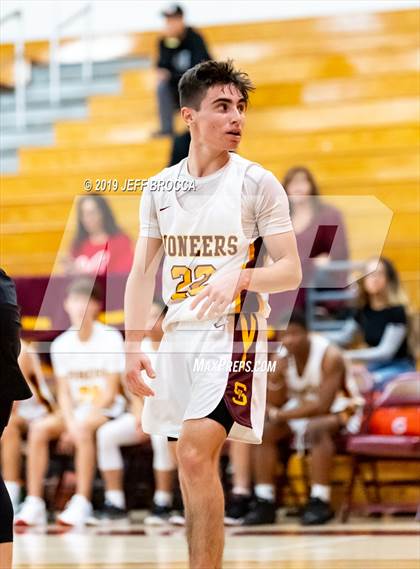 Thumbnail 3 in Valencia vs. Simi Valley photogallery.