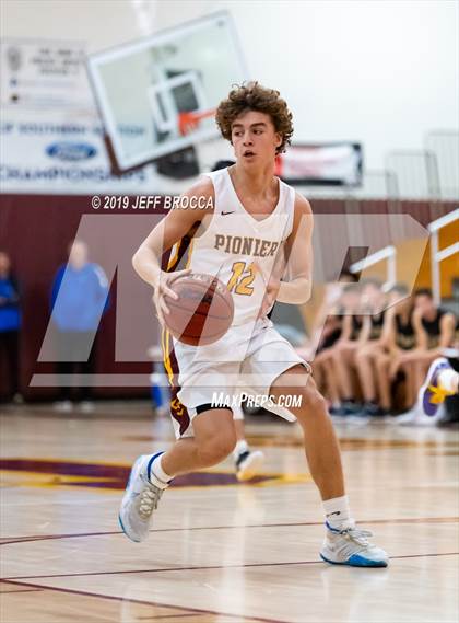 Thumbnail 1 in Valencia vs. Simi Valley photogallery.
