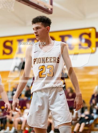 Thumbnail 1 in Valencia vs. Simi Valley photogallery.