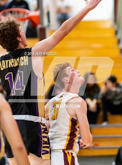 Thumbnail 1 in Valencia vs. Simi Valley photogallery.