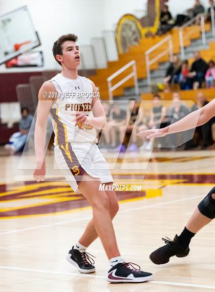 Thumbnail 1 in Valencia vs. Simi Valley photogallery.