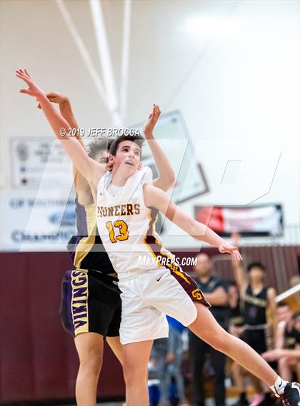 Thumbnail 3 in Valencia vs. Simi Valley photogallery.