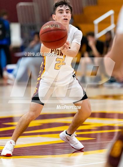 Thumbnail 2 in Valencia vs. Simi Valley photogallery.