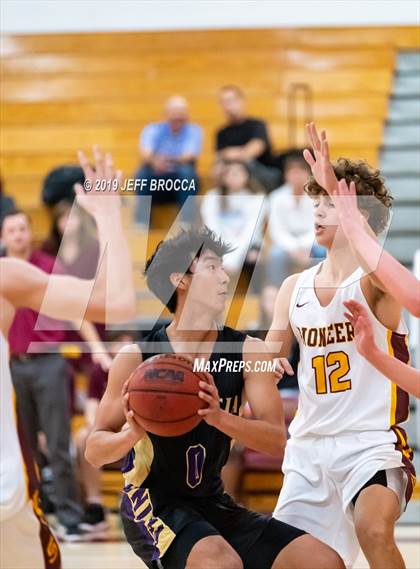 Thumbnail 1 in Valencia vs. Simi Valley photogallery.