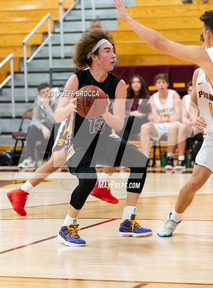 Thumbnail 3 in Valencia vs. Simi Valley photogallery.