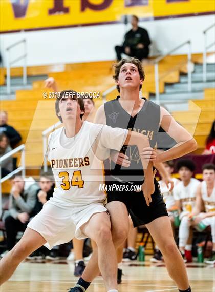 Thumbnail 2 in Valencia vs. Simi Valley photogallery.