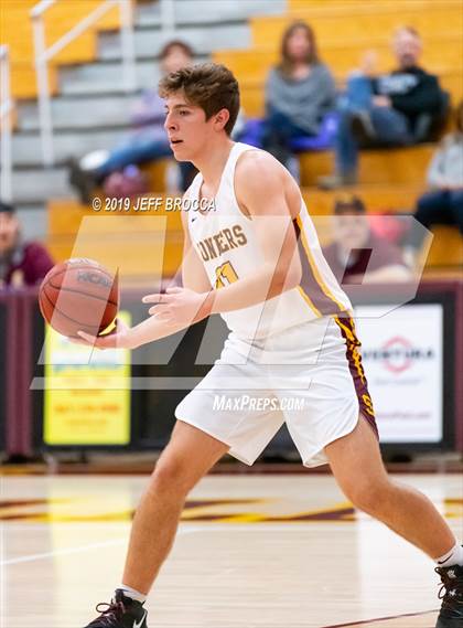 Thumbnail 3 in Valencia vs. Simi Valley photogallery.