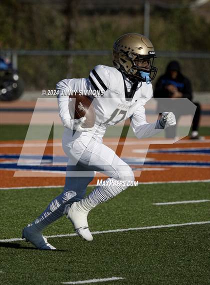 Thumbnail 1 in East St. Louis @ Richards (IHSA 6A Semifinals) photogallery.