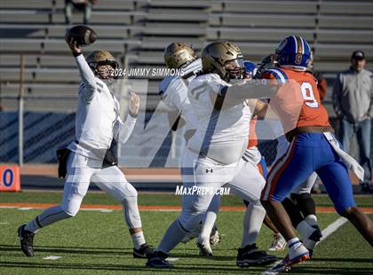 Thumbnail 2 in East St. Louis @ Richards (IHSA 6A Semifinals) photogallery.