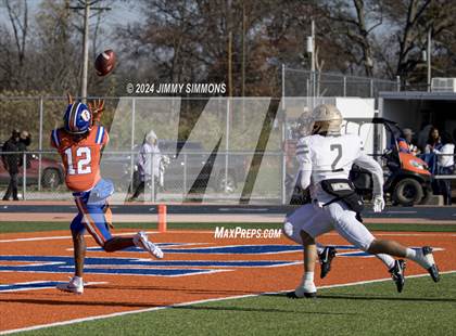 Thumbnail 3 in East St. Louis @ Richards (IHSA 6A Semifinals) photogallery.