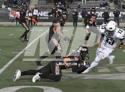 Thumbnail 3 in Narbonne vs Pittsburg (CIF State D1-A Final) photogallery.