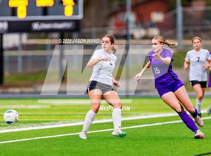 Thumbnail 3 in Anacortes vs Columbia River (WIAA 2A Semi Final) photogallery.
