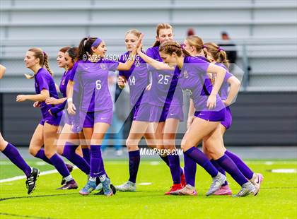 Thumbnail 3 in Anacortes vs Columbia River (WIAA 2A Semi Final) photogallery.