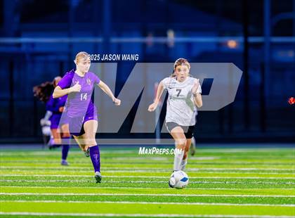 Thumbnail 2 in Anacortes vs Columbia River (WIAA 2A Semi Final) photogallery.