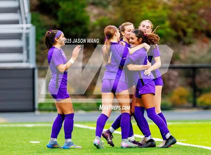 Thumbnail 2 in Anacortes vs Columbia River (WIAA 2A Semi Final) photogallery.