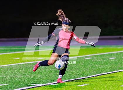 Thumbnail 1 in Anacortes vs Columbia River (WIAA 2A Semi Final) photogallery.