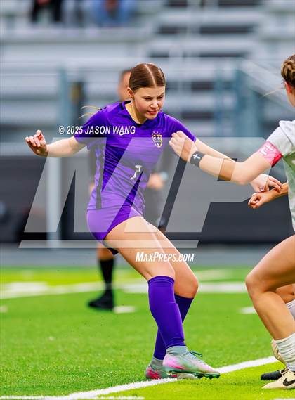 Thumbnail 1 in Anacortes vs Columbia River (WIAA 2A Semi Final) photogallery.