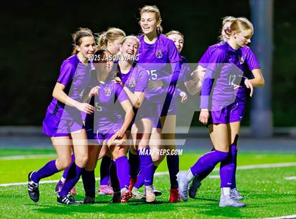 Thumbnail 2 in Anacortes vs Columbia River (WIAA 2A Semi Final) photogallery.