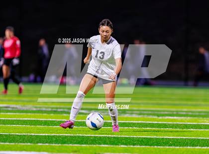 Thumbnail 2 in Anacortes vs Columbia River (WIAA 2A Semi Final) photogallery.