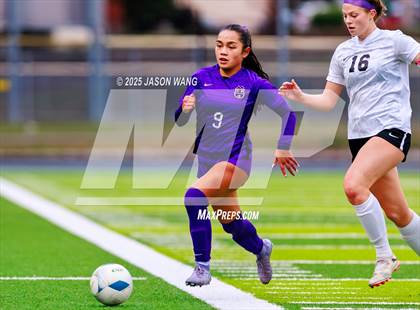 Thumbnail 3 in Anacortes vs Columbia River (WIAA 2A Semi Final) photogallery.