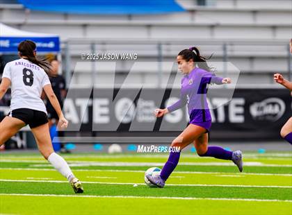 Thumbnail 3 in Anacortes vs Columbia River (WIAA 2A Semi Final) photogallery.