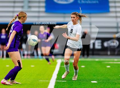 Thumbnail 2 in Anacortes vs Columbia River (WIAA 2A Semi Final) photogallery.