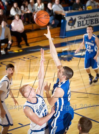 Thumbnail 1 in Covington Catholic @ Highlands photogallery.