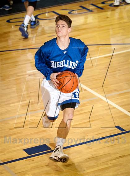 Thumbnail 2 in Covington Catholic @ Highlands photogallery.