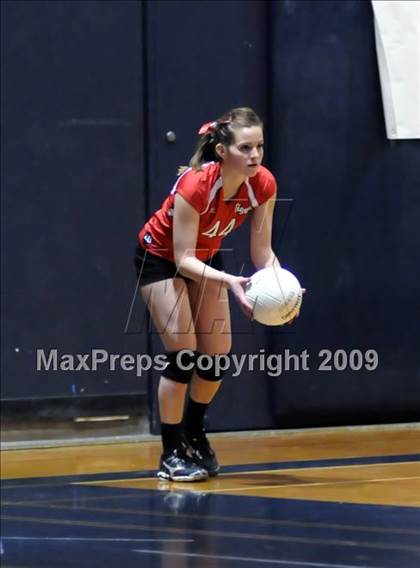Thumbnail 2 in La Canada vs. Elsinore (CIF SS D2A Final) photogallery.