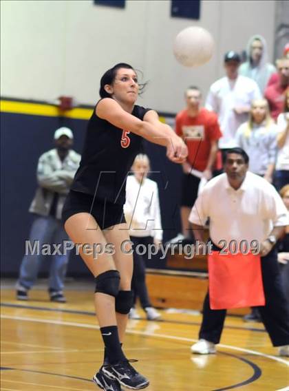 Thumbnail 1 in La Canada vs. Elsinore (CIF SS D2A Final) photogallery.