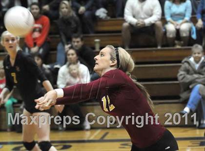 Thumbnail 2 in La Canada vs. Elsinore (CIF SS D2A Final) photogallery.