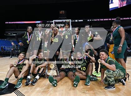 Thumbnail 1 in DeSoto vs South Grand Prairie (UIL 6A State Final) photogallery.