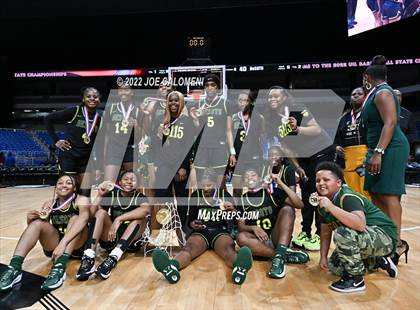 Thumbnail 3 in DeSoto vs South Grand Prairie (UIL 6A State Final) photogallery.