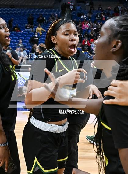 Thumbnail 3 in DeSoto vs South Grand Prairie (UIL 6A State Final) photogallery.