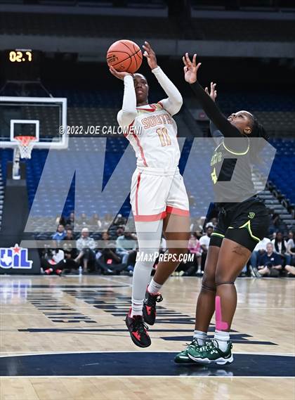 Thumbnail 2 in DeSoto vs South Grand Prairie (UIL 6A State Final) photogallery.