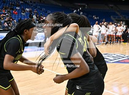 Thumbnail 2 in DeSoto vs South Grand Prairie (UIL 6A State Final) photogallery.