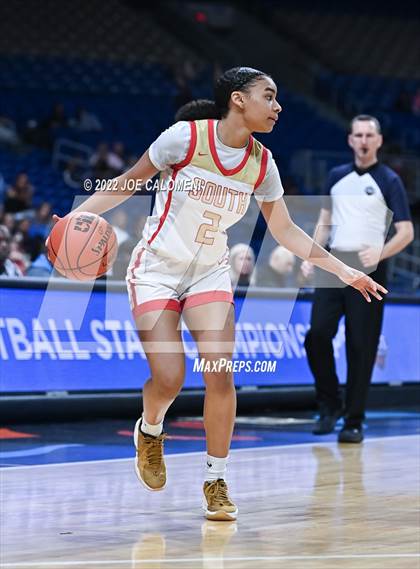 Thumbnail 3 in DeSoto vs South Grand Prairie (UIL 6A State Final) photogallery.