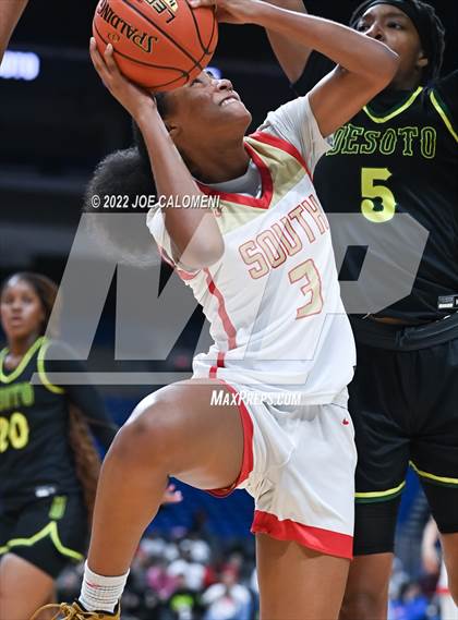 Thumbnail 1 in DeSoto vs South Grand Prairie (UIL 6A State Final) photogallery.