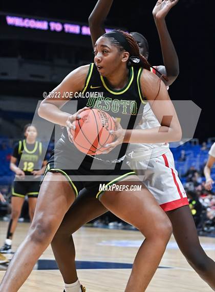 Thumbnail 2 in DeSoto vs South Grand Prairie (UIL 6A State Final) photogallery.